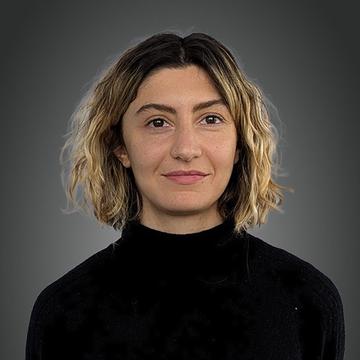 Karadayi, Yeliz